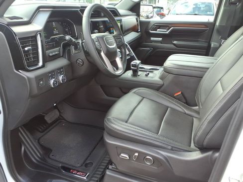 Used 2024 GMC Sierra 1500 Denali w/ Denali Reserve Package AWD/4WD image 11