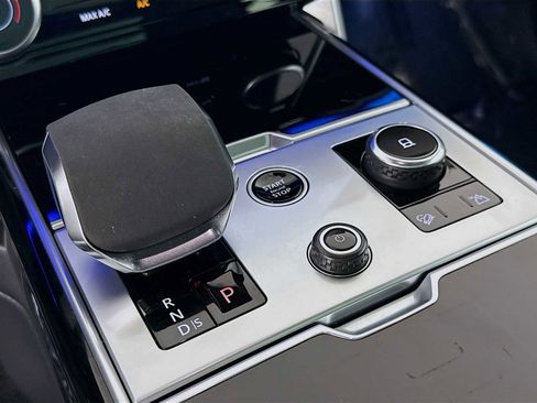 Used 2023 Land Rover Range Rover SE image 18