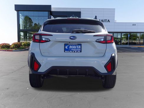 Used 2025 Subaru Crosstrek 2.5i Premium AWD/4WD image 4