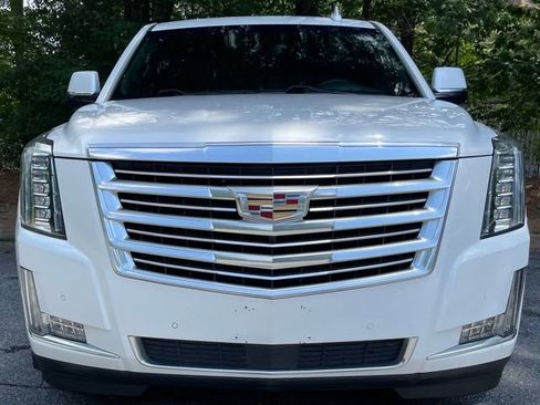 Used 2018 Cadillac Escalade Platinum RWD image 11
