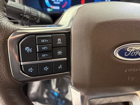 Used 2024 Ford Expedition King Ranch image 32