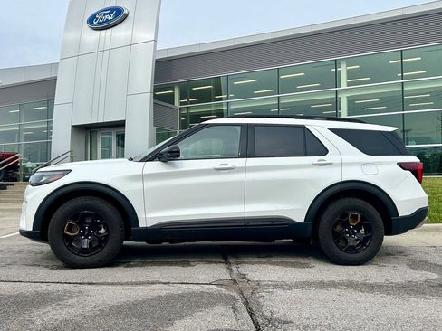 Used 2026 Ford Explorer Tremor w/ Tremor Convenience Package AWD/4WD image 3