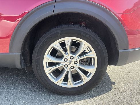 Used 2021 Ford Explorer Limited w/ Equipment Group 301A AWD/4WD image 11