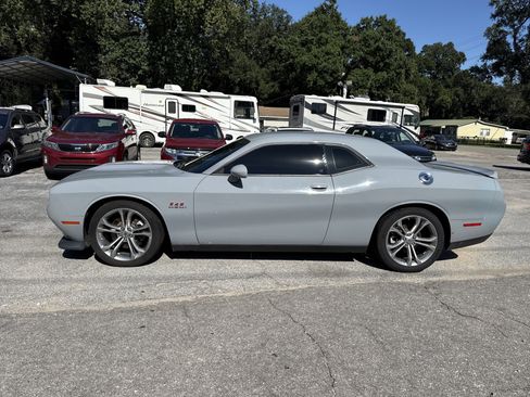 Used 2022 Dodge Challenger R/T image 2