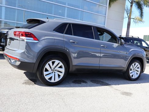 Used 2021 Volkswagen Atlas Cross Sport SE w/ Panoramic Sunroof Package image 9