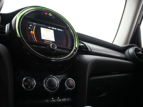 Used 2021 MINI Cooper 4-Door Hardtop w/ Storage Package image 16