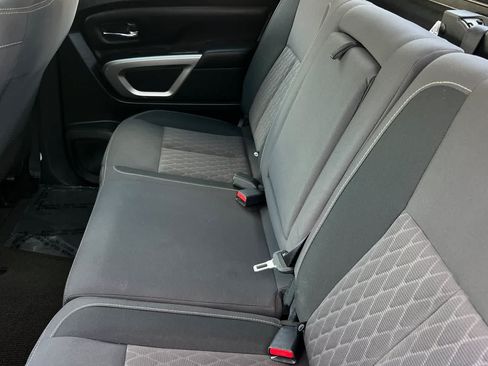 Used 2022 Nissan Titan SV AWD/4WD image 5