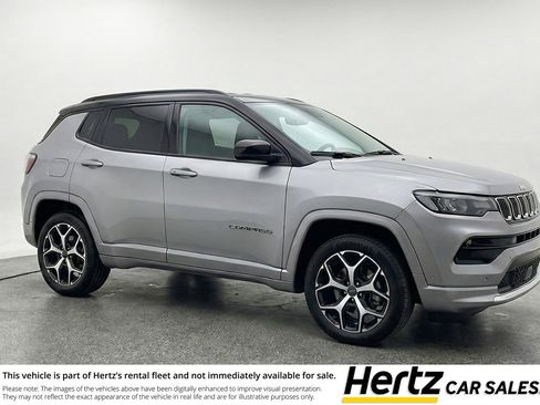 Used 2025 Jeep Compass Limited image 1
