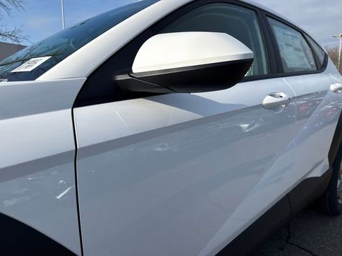 New 2026 Hyundai Kona SE image 4