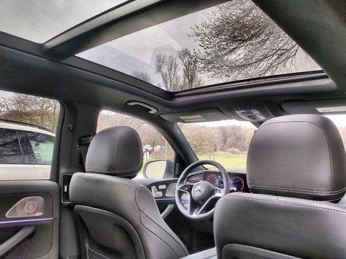 New 2025 Mercedes-Benz GLS 450 4MATIC image 23