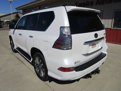 Used 2021 Lexus GX 460 Luxury w/ Off Road Package image 9