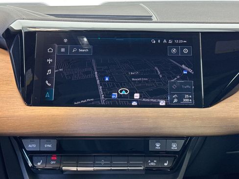 Used 2023 Audi e-tron GT Premium Plus image 13