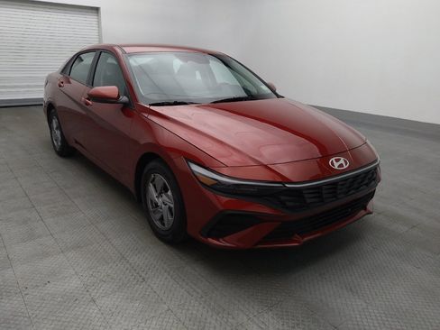 Used 2025 Hyundai Elantra SE image 13