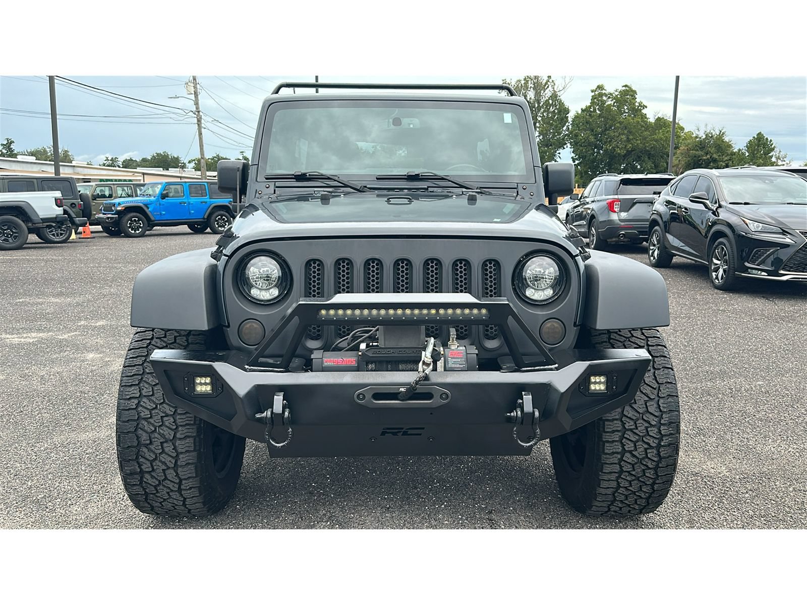 Used 2018 Jeep Wrangler Unlimited Rubicon w/ Cold Weather Group AWD/4WD image 9