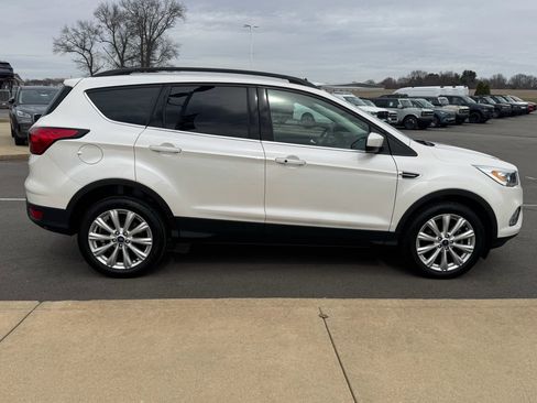 Used 2019 Ford Escape SEL image 10