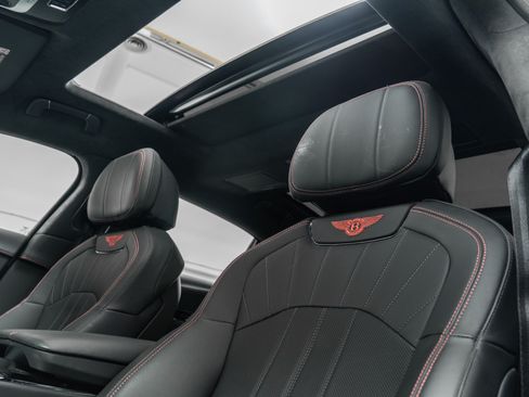 Used 2024 Bentley Flying Spur V8 AWD/4WD image 18