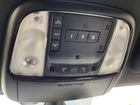 Used 2023 Dodge Durango GT AWD/4WD image 38