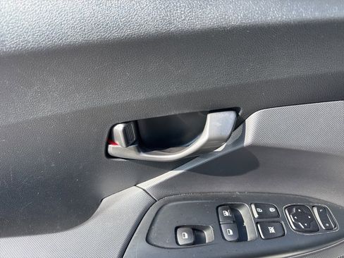 Used 2020 Hyundai Veloster 2.0 image 20