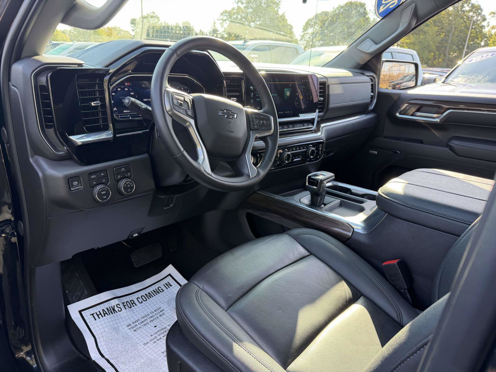 Used 2024 Chevrolet Silverado 1500 LT Trail Boss w/ Convenience Package II AWD/4WD image 13