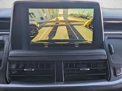 Used 2024 Chevrolet Suburban LT image 14