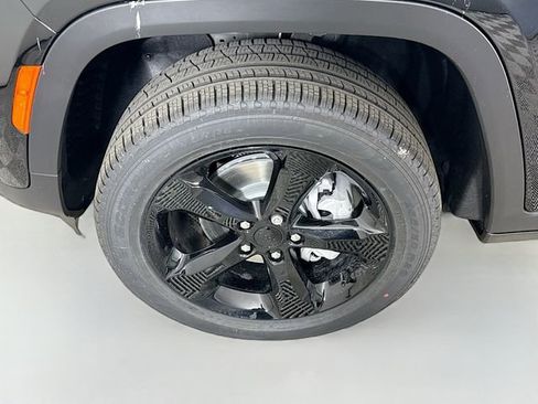 New 2025 Jeep Grand Cherokee Limited image 31