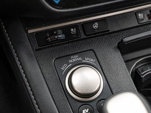 Used 2016 Lexus ES 300h image 34