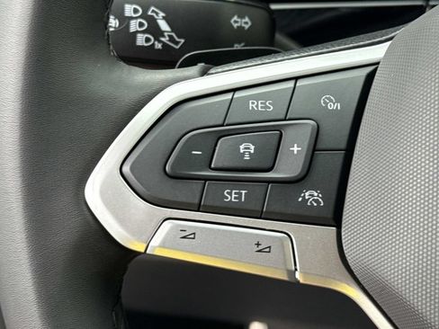 Used 2024 Volkswagen Atlas Peak Edition SE AWD/4WD image 22