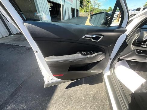 Used 2024 Kia Sportage X-Line AWD/4WD image 11