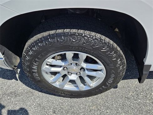 Used 2024 Chevrolet Silverado 1500 LT image 18