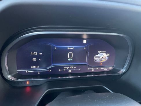 Used 2022 Chevrolet Suburban LT w/ LT Signature Package image 24