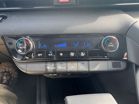 Used 2026 Hyundai Elantra Sport FWD image 26