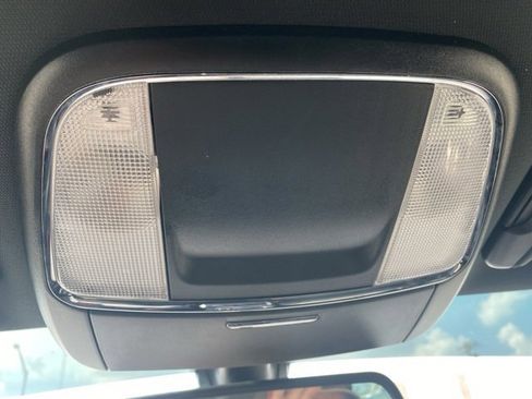 Used 2017 Dodge Charger SE w/ Popular Equipment Group image 25