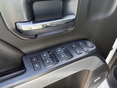 Certified 2018 Chevrolet Silverado 1500 LT w/ Texas Edition image 9