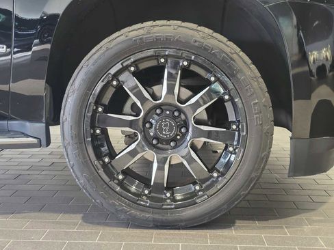 Used 2015 GMC Yukon Denali image 9