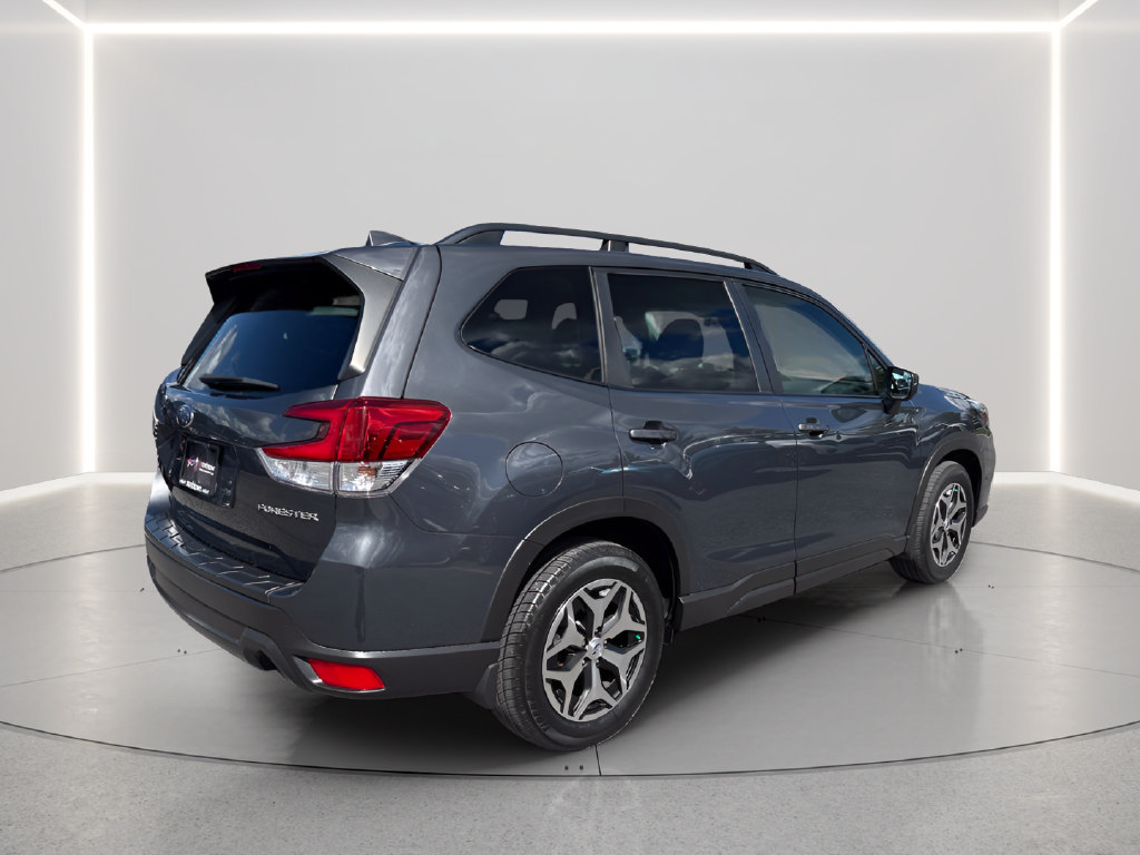Used 2021 Subaru Forester Premium AWD/4WD image 6
