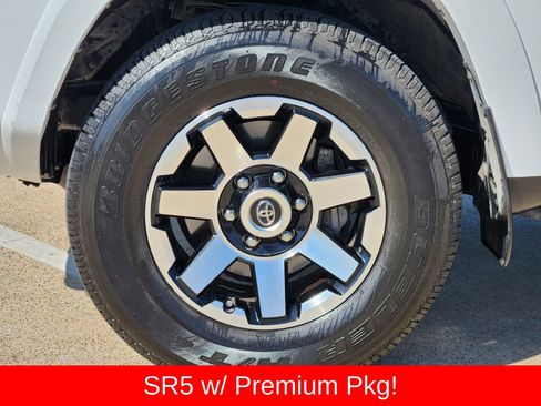 Used 2021 Toyota 4Runner SR5 Premium w/ Moonroof Package RWD image 17