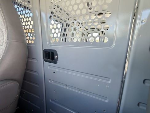 Used 2016 Chevrolet Express 2500 image 20