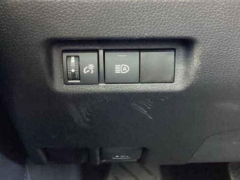 Used 2025 Toyota RAV4 XLE image 22