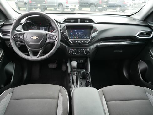 Used 2023 Chevrolet TrailBlazer LT w/ Convenience Package AWD/4WD image 10