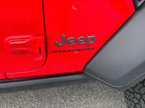 Used 2023 Jeep Gladiator Rubicon w/ LED Lighting Group AWD/4WD image 30