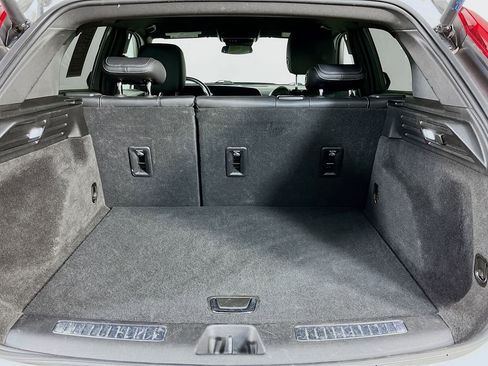 Used 2024 Cadillac XT4 Premium Luxury image 10