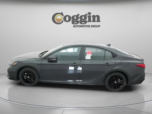 New 2026 Toyota Camry SE image 10