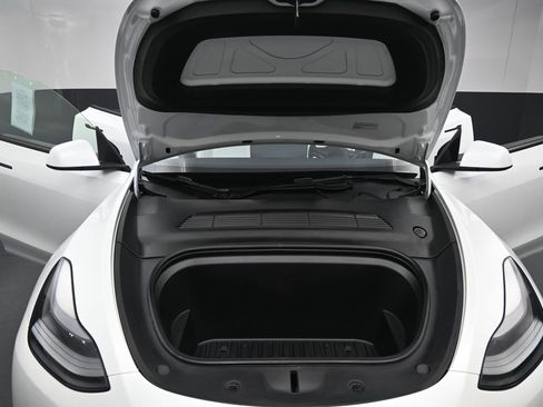 Used 2022 Tesla Model Y Performance AWD/4WD image 37