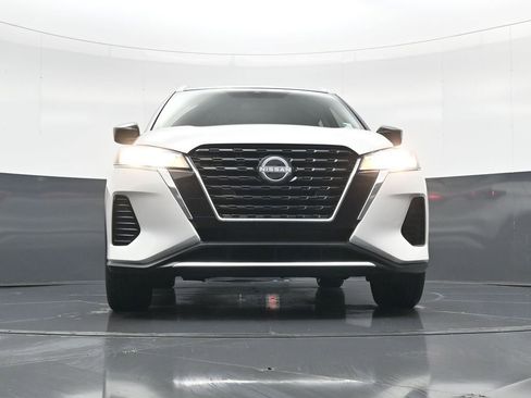 Used 2024 Nissan Kicks SV image 16