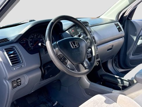 Used 2004 Honda Pilot EX image 4