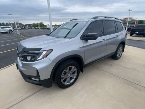 Used 2025 Honda Passport TrailSport image 6
