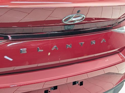 Used 2023 Hyundai Elantra SEL image 27