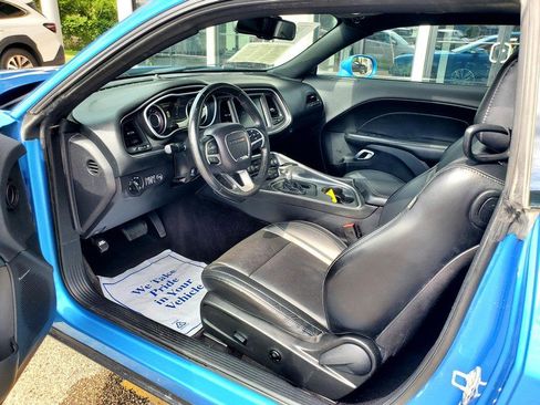 Used 2016 Dodge Challenger SXT Plus RWD image 12