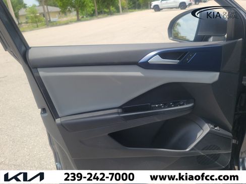 Used 2022 Volkswagen Taos SE AWD/4WD image 22