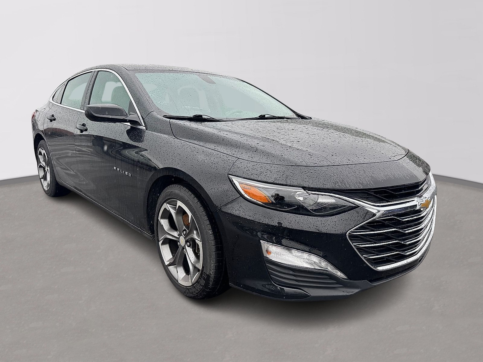 Used 2021 Chevrolet Malibu LT FWD image 3